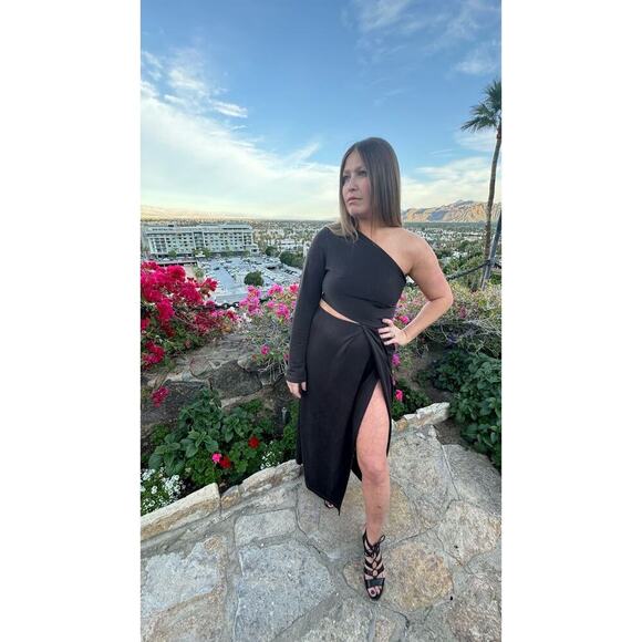 SOMETHING NAVY Black Jersey One Shoulder Long Sleeve Mid-Cutout Gown Medium - Picture 4 of 16